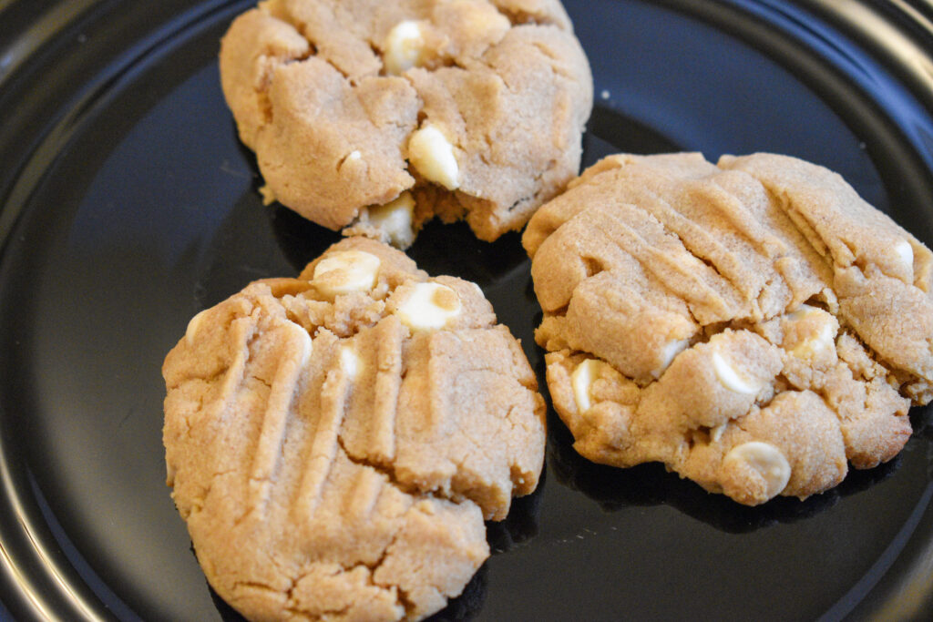 Homestyle White Chocolate Chip Cookie