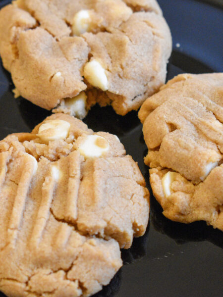 Homestyle White Chocolate Chip Cookie